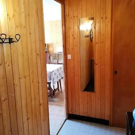 Vardase Apartment *