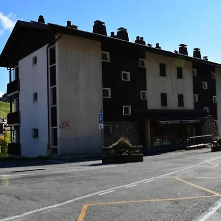 Apartment Vardase *