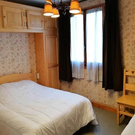 Apartment Vardase *